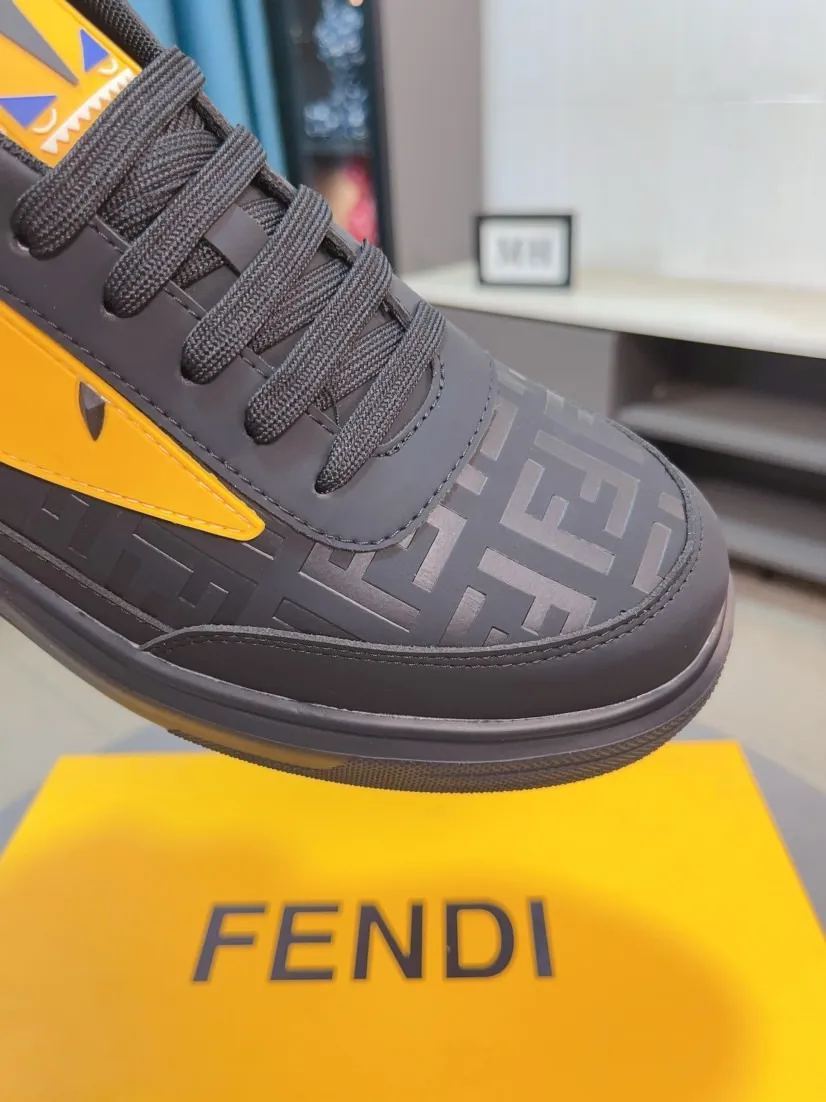 Men's Men's Shoes💰420🌹🌹[FENDI] Fendi's classic and comfortable men's, this complex sneaker is made of soft calfskin➕genuine leather lining➕original ultra-light rubber material with rough outsole. This unique and light style is suitable for the casual and refined sensibility of this season. It is comfortable and natural on the feet. It is an everyday style for casual travel in autumn and winter! 38/44